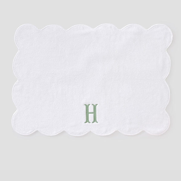 Weezie Scallop Bath Mat